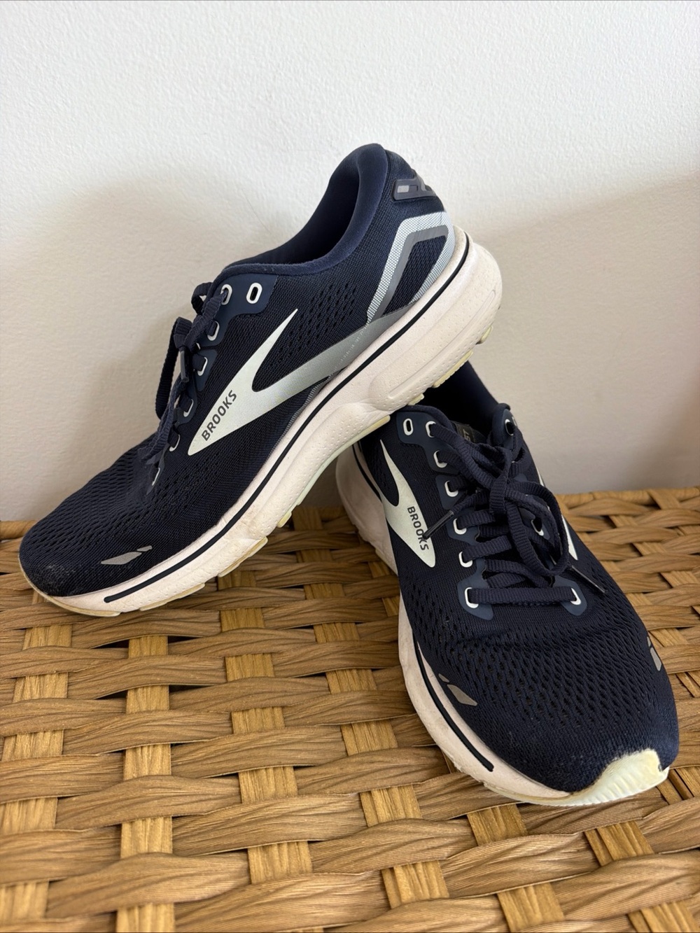 Brooks Ghost 15 Running Shoes Women’s 9.5 Wide Navy Blue Sneakers 1203801D450